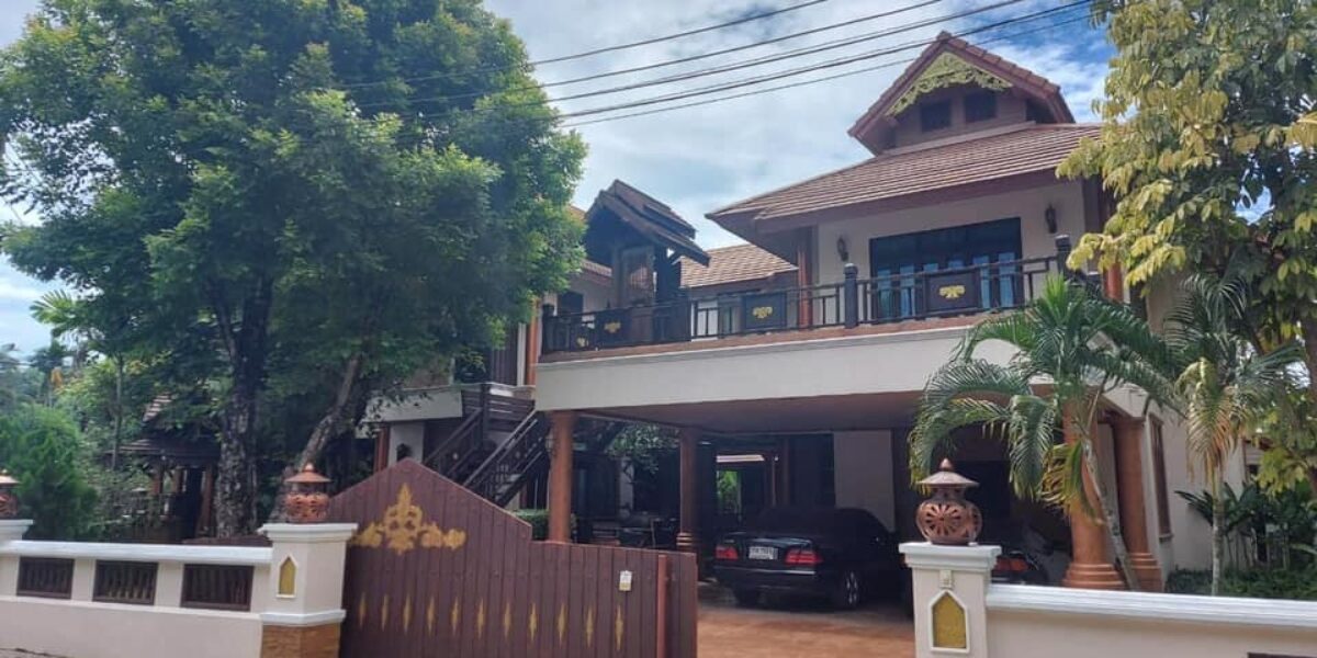 For Sale House Close to Mee Chok Plaza,Ruam Chok Market.15 minutes to Central Festival.