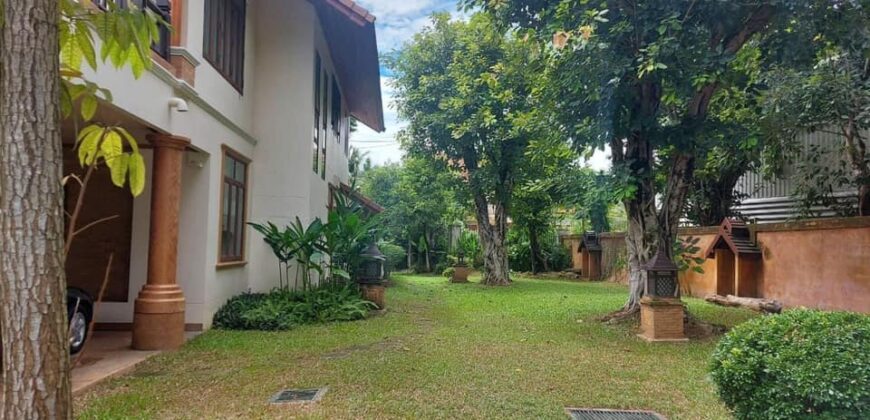 For Sale House Close to Mee Chok Plaza,Ruam Chok Market.15 minutes to Central Festival.