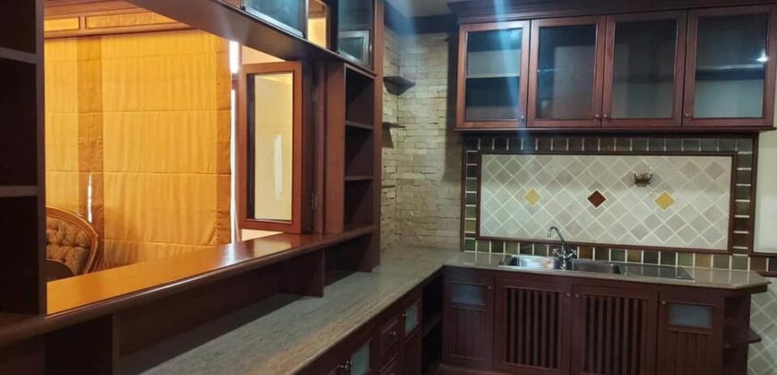 For Sale House Close to Mee Chok Plaza,Ruam Chok Market.15 minutes to Central Festival.