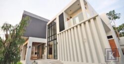 Luxury Pool Villa, Modern Style, San Phak Wan, Hang Dong, near Chiang Mai Airport.