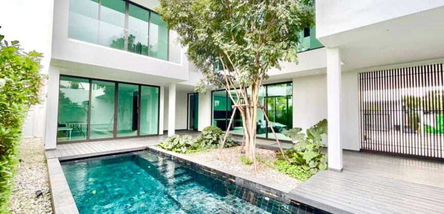 Pool Villa สร้างใหม่ 3 ชั้น ต.ป่าแดด อ.เมืองเชียงใหม่ ใกล้สนามบินเชียงใหม่เพียง 3 กม.