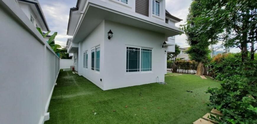 บ้านในโครงการหรู ซีรีนเลค (สีวลีเชิงดอย) ต.แม่เหียะ อ.เมืองเชียงใหม่