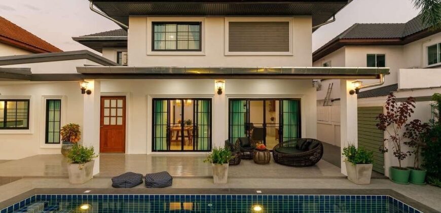 ขายบ้าน Pool Villa 3 ห้องนอน พร้อมเข้าอยู่ ที่ตั้ง หมู่บ้านโรยัลวิว หางดง ทางเข้าหมู่บ้านตรงข้ามกาดฝรั่ง ต.บ้านแหวน อ.หางดง จ.เชียงใหม่