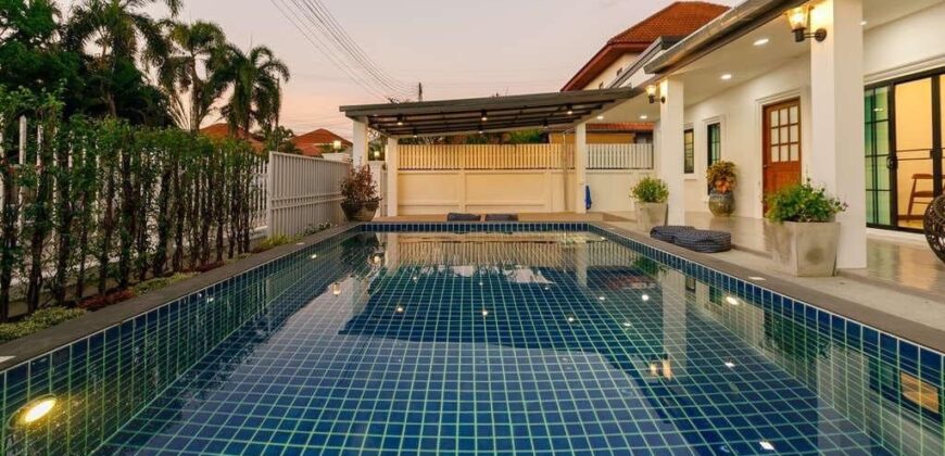 ขายบ้าน Pool Villa 3 ห้องนอน พร้อมเข้าอยู่ ที่ตั้ง หมู่บ้านโรยัลวิว หางดง ทางเข้าหมู่บ้านตรงข้ามกาดฝรั่ง ต.บ้านแหวน อ.หางดง จ.เชียงใหม่