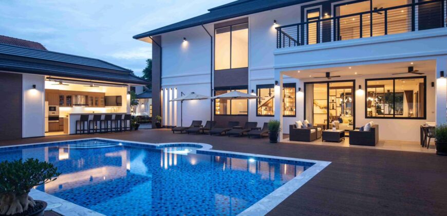 Pool Villa สร้างใหม่ 2 ชั้น ต.ช้างเผือก อ.เมืองเชียงใหม่ จ. เชียงใหม่ ใกล้มหาวิทยาลัยเชียงใหม่, เจ็ดยอดพลาซ่า, Maya Shopping Mall